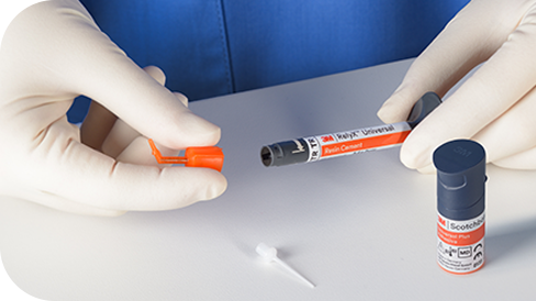 Selbstverschließende Automix-Spritze Selbstverschließende Automix-Spritze